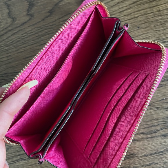 Michael Kors Wrislet - Picture 2 of 2